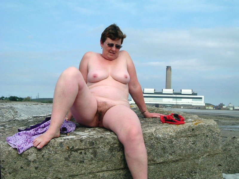Old woman naked