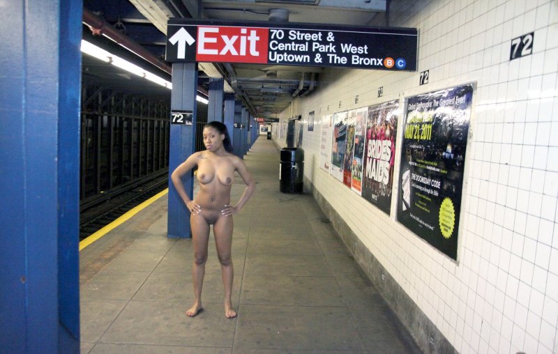 No pants subway ride москва
