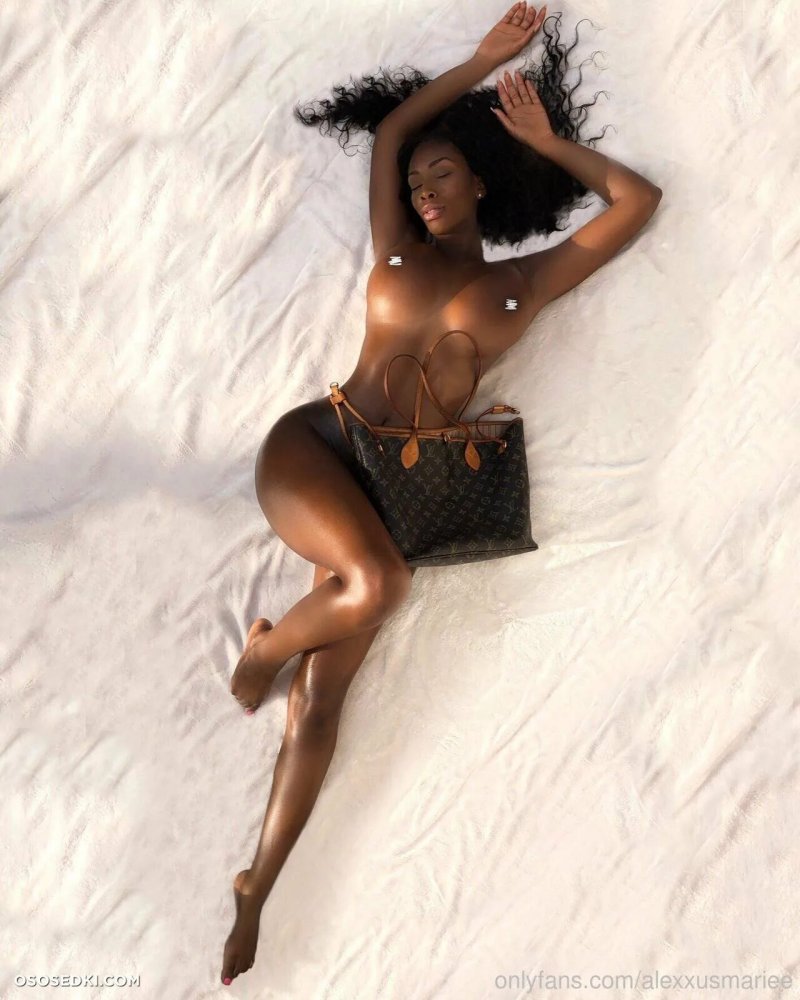 Чернокожая lexxie marie топлес