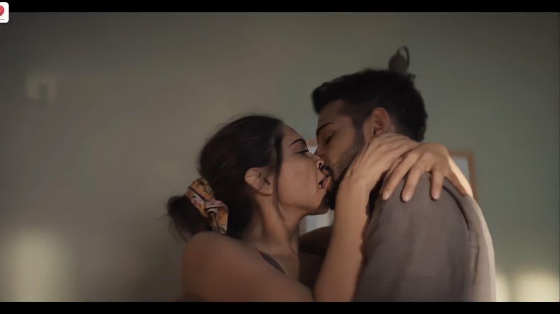 Hot kiss scene