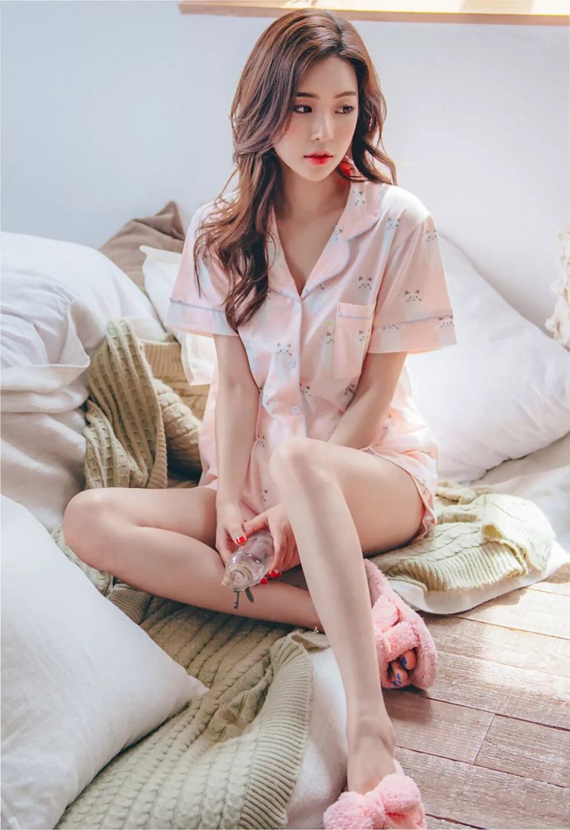 Park da hyun в ночнушке