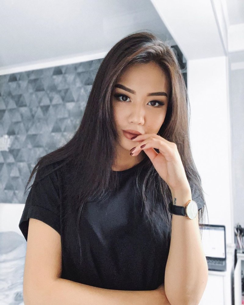 Aijan asemova