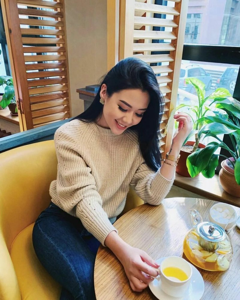 Aijan asemova