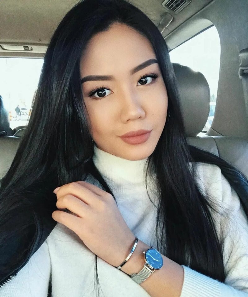 Красивая девушка казашка