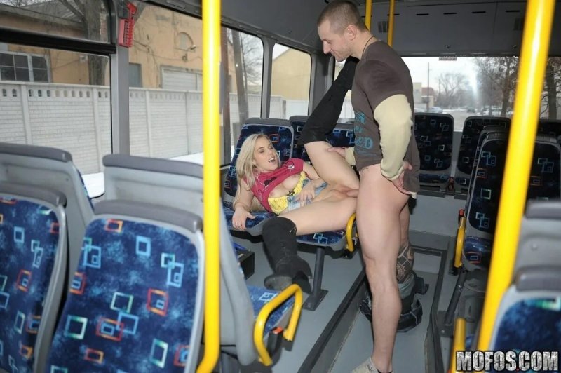 Секс в автобус