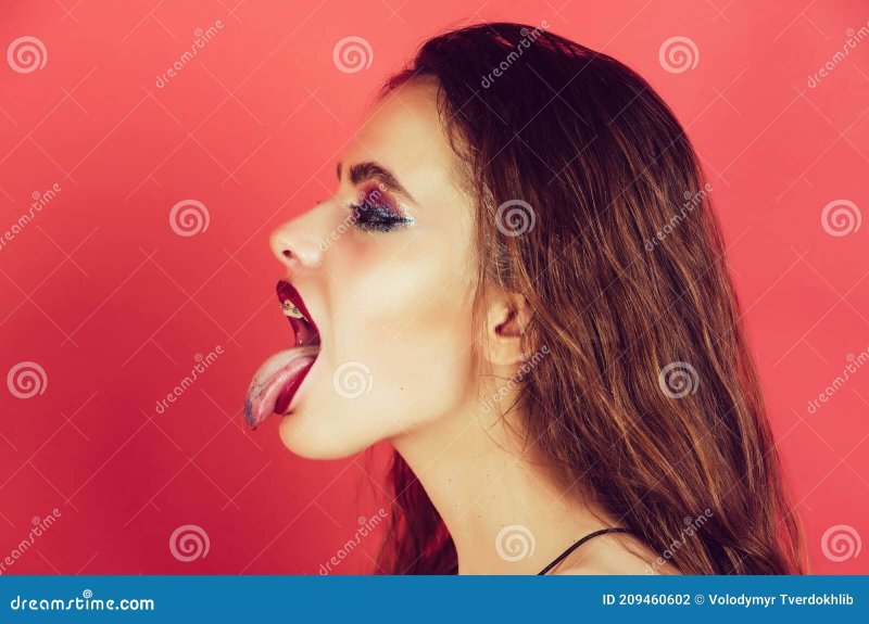 Открытый рот девушек