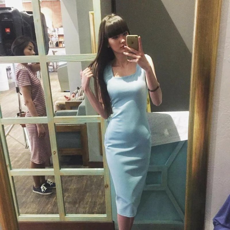 Сабина алтынбекова в платье