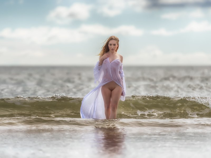 Эротическая фотосессия на море