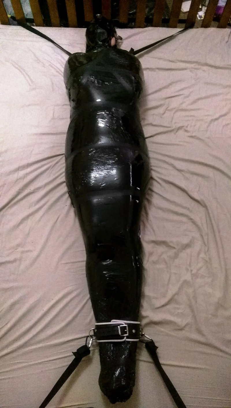 Латекс руббер кокон mummification