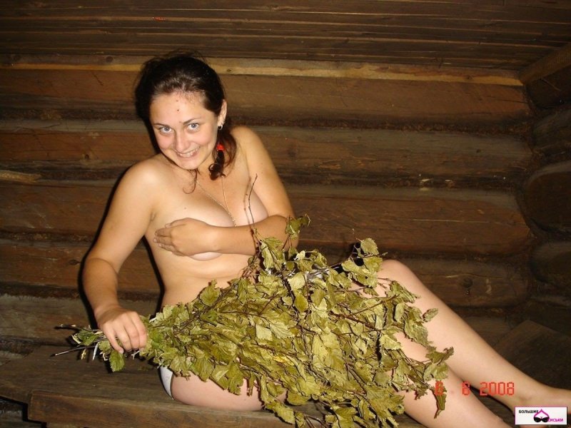 Голые женщины в русской бане