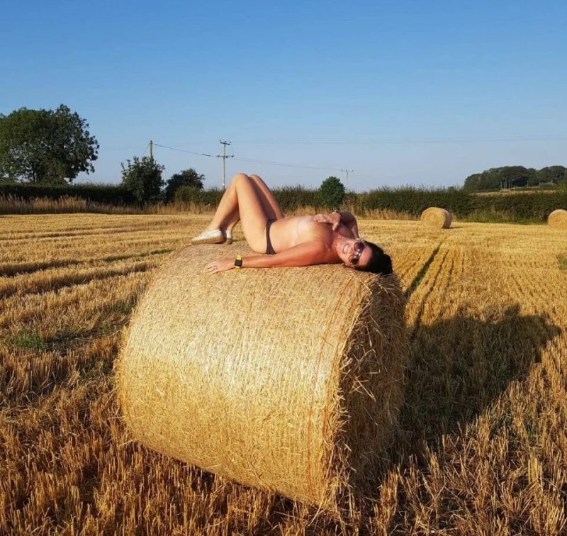 Фотосессия с тюками сена