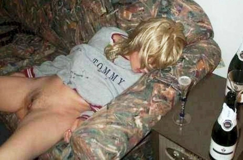 Голые пьяные женщины