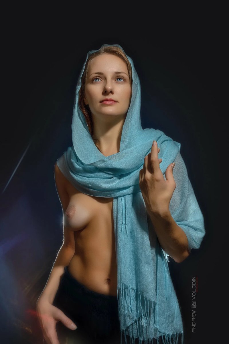 Голые женщины в платочках