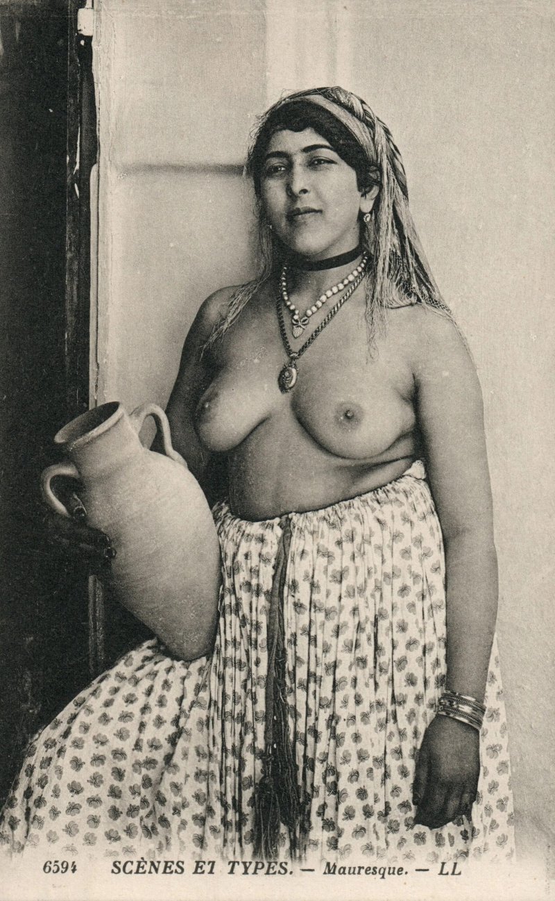 Алжирские голые женщины