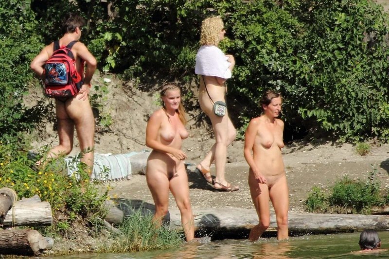 Голые на пляжи