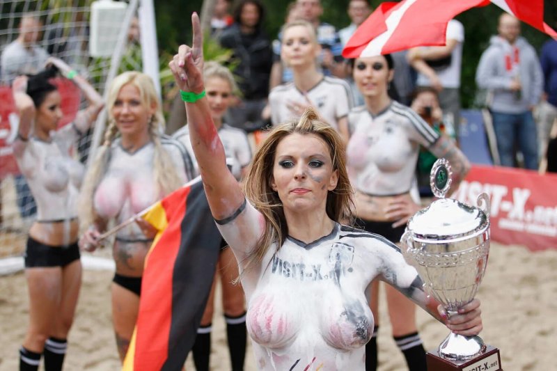 Голые немецкие девушки